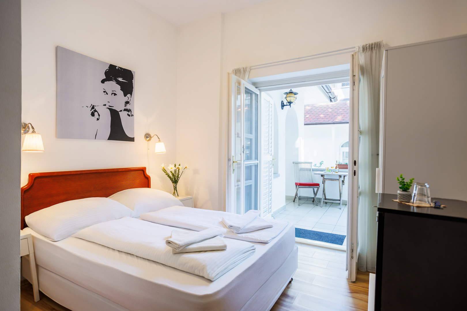 kilátás az udvarra